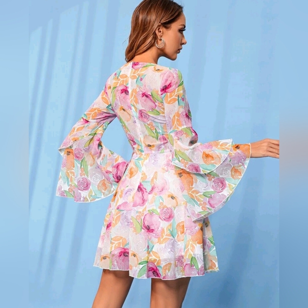 Elegant Floral Long Sleeve Dress - Picture 2 of 12